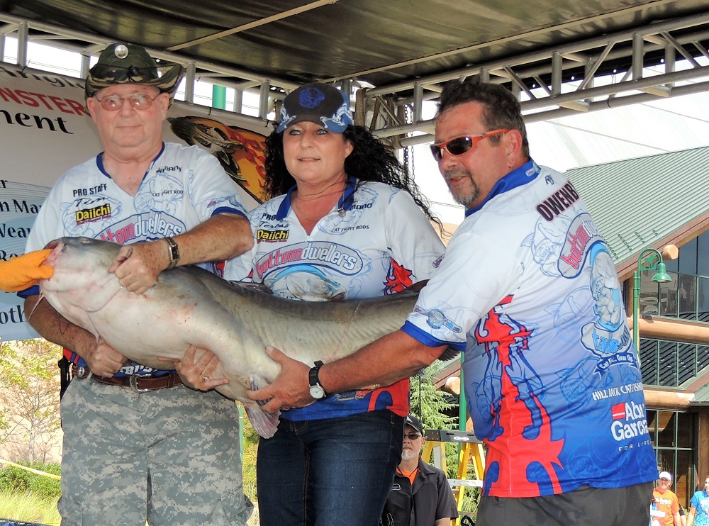 Big fish at Mississippi River Monsters is a family affair