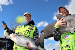  Ryan Lawrence and Mark Blauvelt took second place in Cabela’s KingKat tournament in Clarksville, Tennessee by weighing in a three-fish limit of 84.79 pounds.