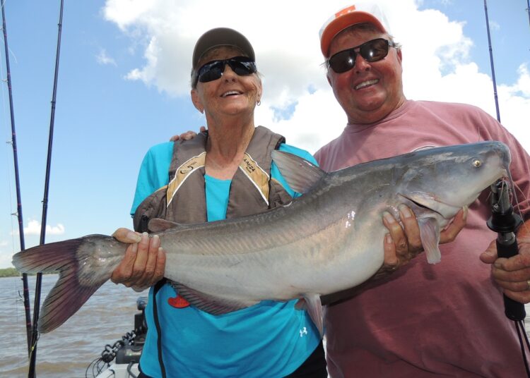 The Queen of the Mississippi meets Mr. Blue