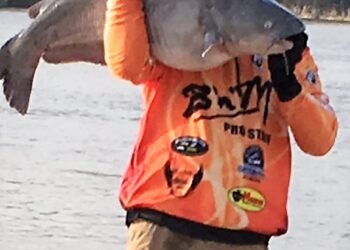 Catfish Basics #012 – Barge Bites – Capt. Ben Goebel