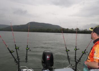 Catfish Gear #017 — Practical, Rugged, and Convenient – Driftmaster Fishing Rod Holders