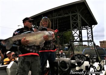 Brooks and Raines win Cabela’s King Kat Tournament on the Big Muddy