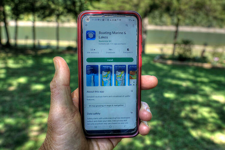 Anglers can use their mobile devices headed to the lake or on the water with apps available in Android or iOS systems. (Brad Wiegmann Photo)