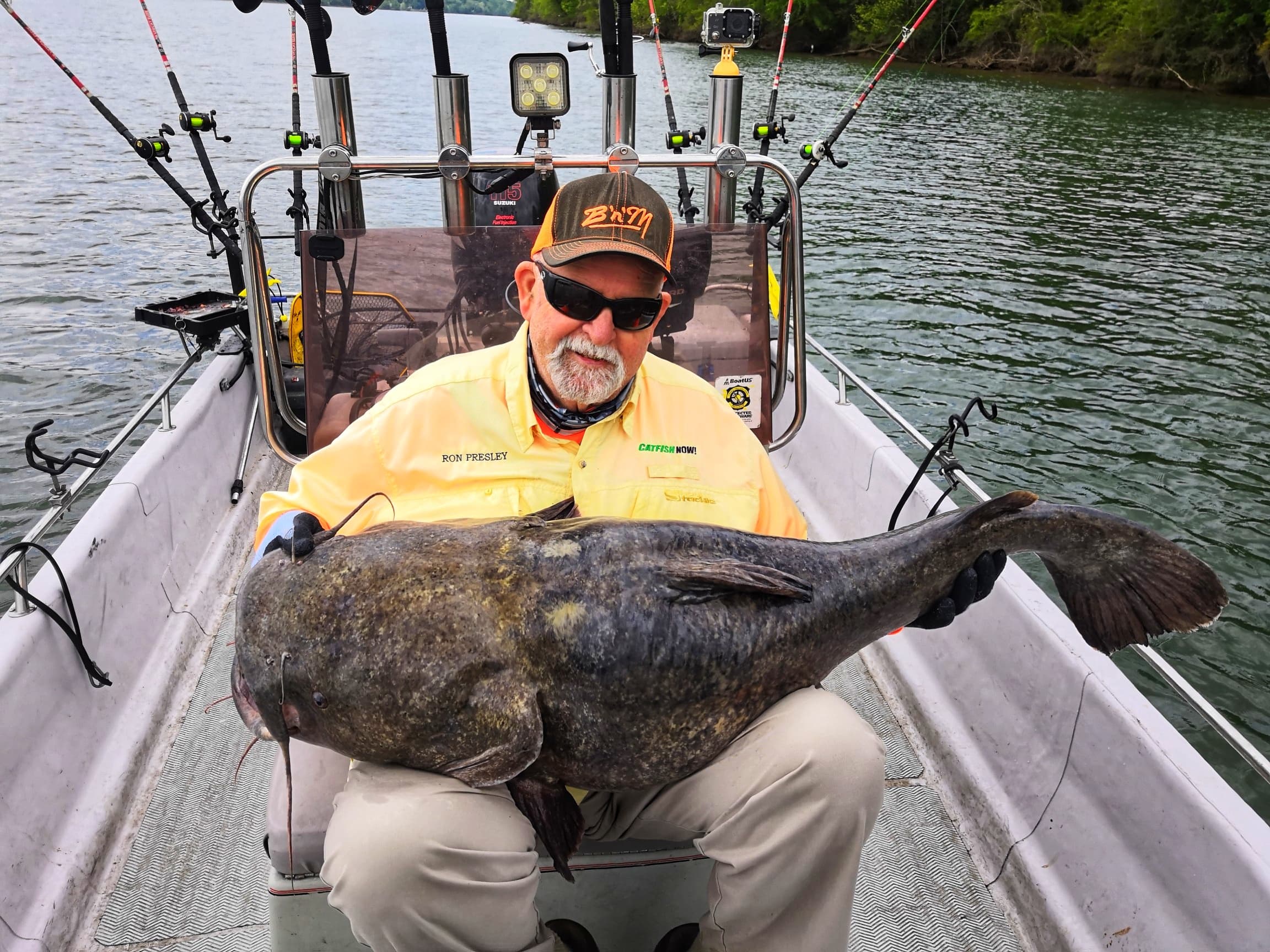 beginner, catfish, fishing, sonar, GPS, marine electronics, bnm poles, driftmaster rod holders, flatheads, sonar, GPS, downscan, sidescan, imaging, structure, fallen trees, submerged trees, Pounders, Gallup, Breedlove, Godwin, Severns, Haney, Crimm