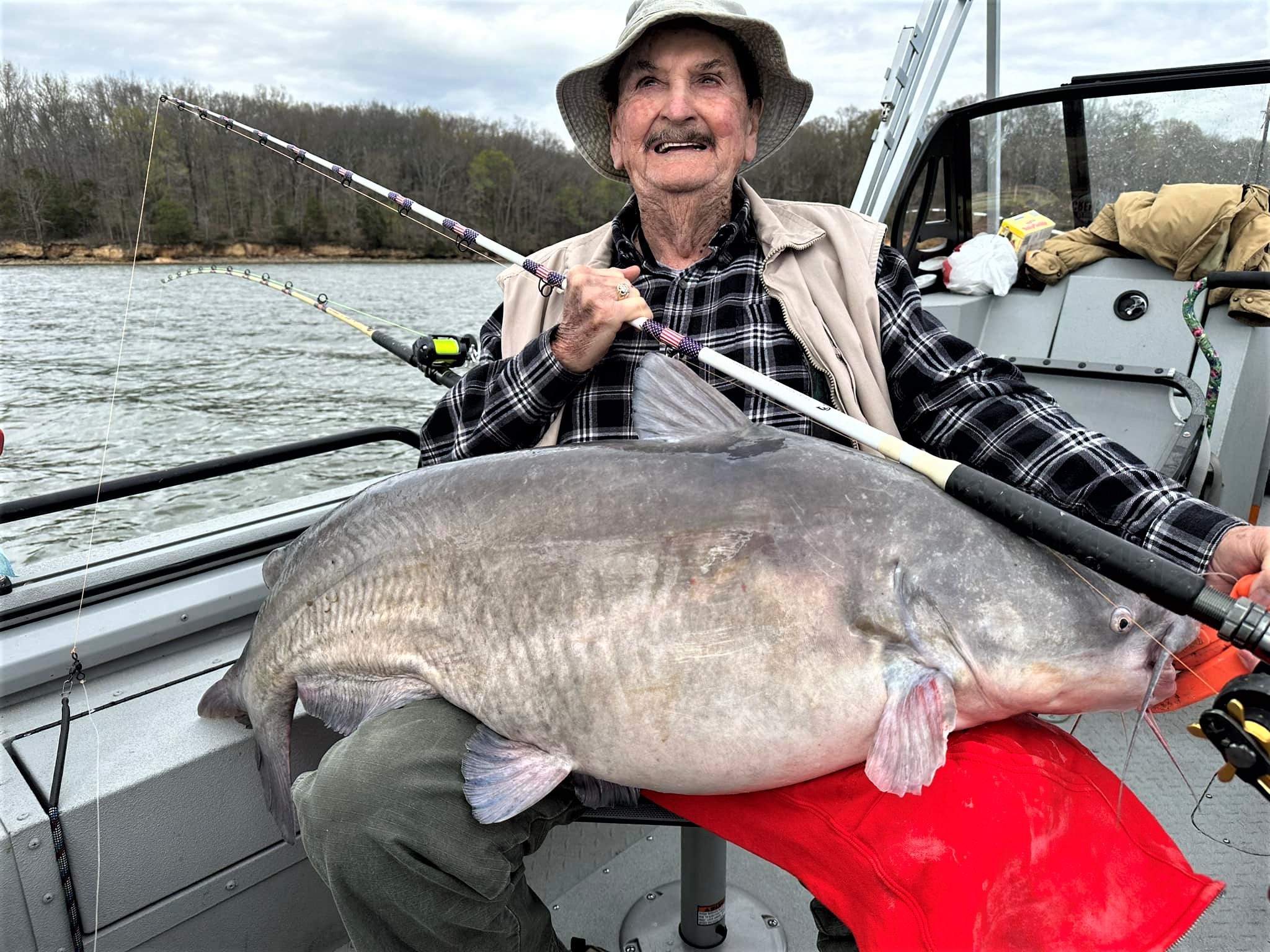 intermediate, catfish, catfishing, Alabama, catfishing destinations, Wheeler Lake, Wilson Lake, Tennessee River, veterans, Roger Breedlove, Scott Lovelace, Jeremy Coe, Kevin Breedlove, Julie Lovelace, Rudy McCarley, Josh Pratt, Christian Moore, Cad Daly, Wayne Reed, Christopher Tate, Dan Robles, Big Cat Fever, The Cotton Gin