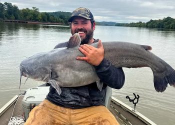 Brad Stapleton of Greenfield, Ohio caught this 62-pound blue cat in West Virginia’s Kanawha River.