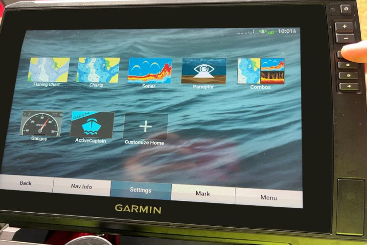 Anglers can select preset combos from the home page or quick select with the multi-function key pad 1-4.