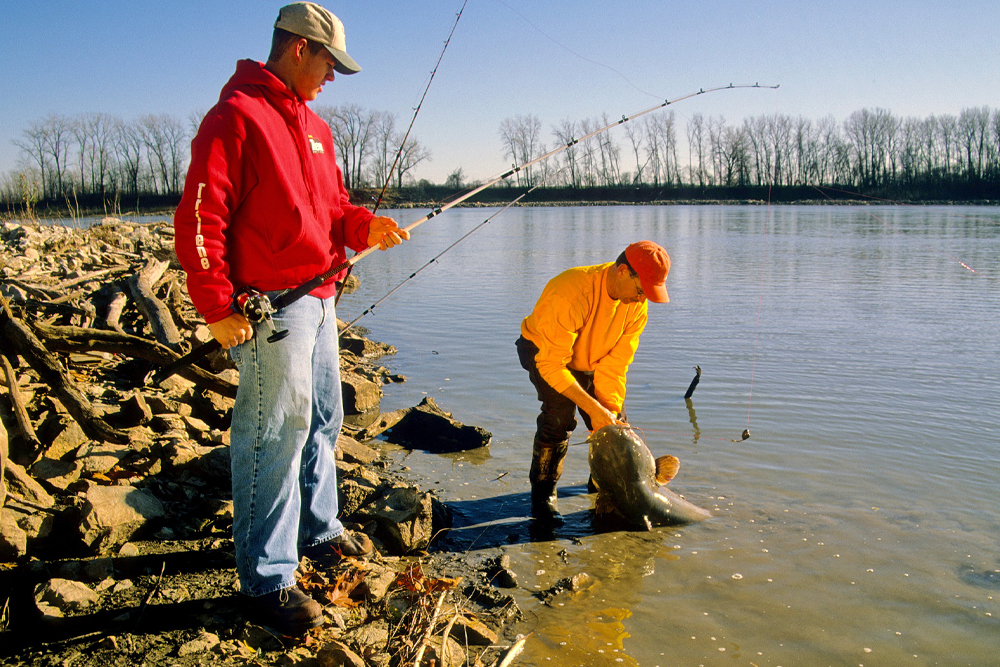 Bank-Fishing Tips Story and photos by Keith “Catfish” Sutton