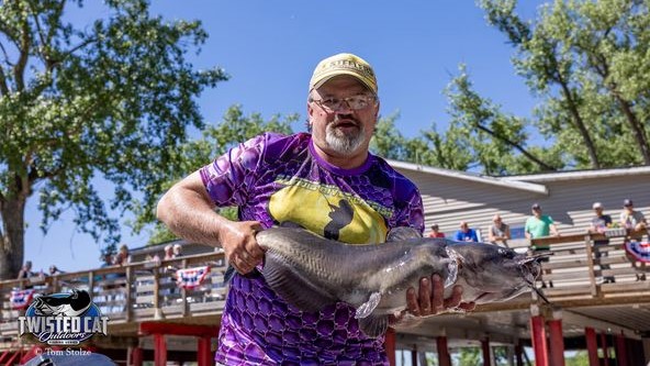 intermediate, catfish, catfishing, SeaArk Boats, Twisted Cat Outdoors, Alex Nagy, Tom Stolze, Liz Nagy, Illinois River, Pekin, IL, Gary Faletti & Scott Tregoning, Shawn Kelly, Shane Kelly, Dave Bogatitus, Joe Yuvan, Randy Templeton, Pete Moreland, Mike Yuvan, Brennan Yuvan, Dylan Lawson, Beau Brady