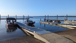 The Madison Landing Boat Launch, just minutes away from excellent hotels, is an impressive, multi-boat launch site on Ross Barnett with ample parking, courtesy docks and even offshore barriers to break incoming waves.