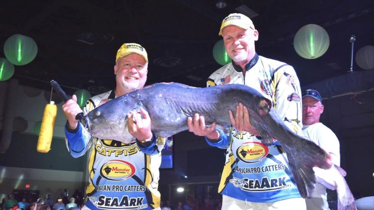 catfish, tournament, Mississippi River Monsters, MRM, Vicksburg, MS, Mississippi River, Big Muddy, bumping, anchoring, current, skipjack, George Young Jr., Kristi Cope Young, Kari Hays Gibson, Lonnie Fountain, Donnie Fountain, Casey Tutorow, Andrew Han, Visit Vicksburg, Jeff Dodd, Randy Dodd, Cedric Poynor, Thomas Walker, Dee Young, Larry Muse, Hunter Jones, Adam Cook, Jay Berns, John Berglund, Eddie Henney, Jesse Adams, Chris Ramsey, Alex Nagy, Jason Masingale, Daryl Masingale, Carl Morris Jr, Rob Parsons, Natalie Brooke Wilbanks